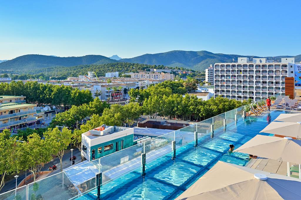 PMI_77816_Calvia_Beach_The_Plaza_0718_09.jpg