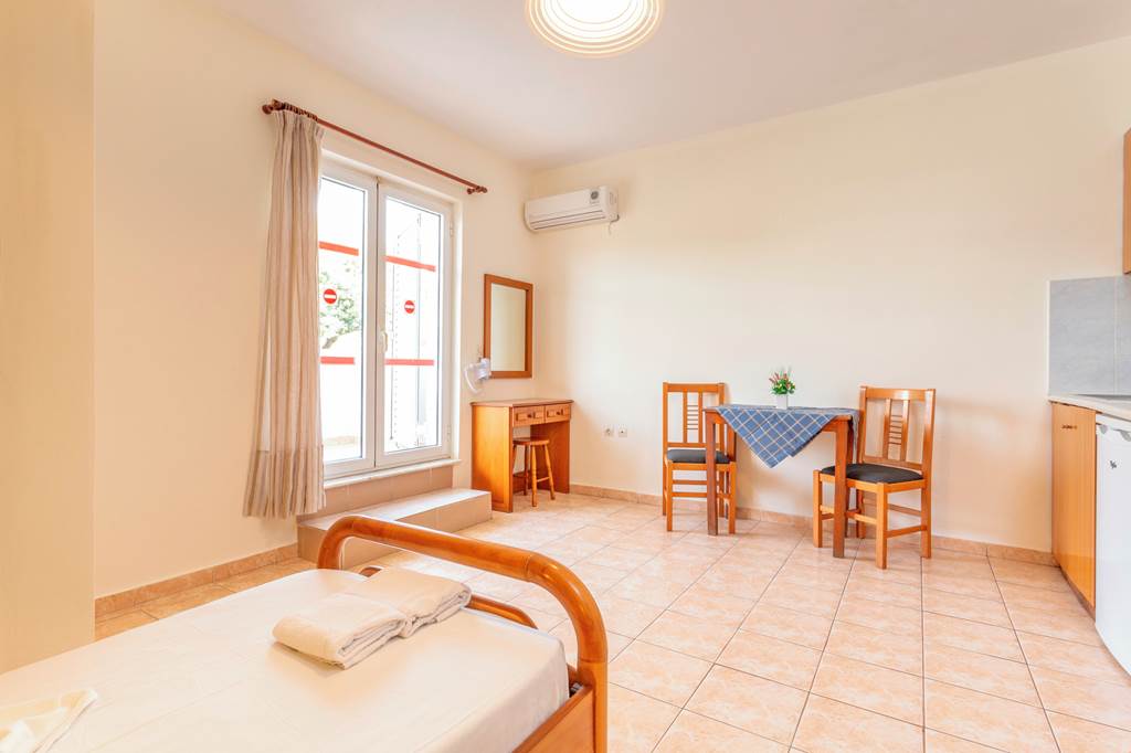 KGS_70992_Nikos_II_Apartments_0519_16.jpg