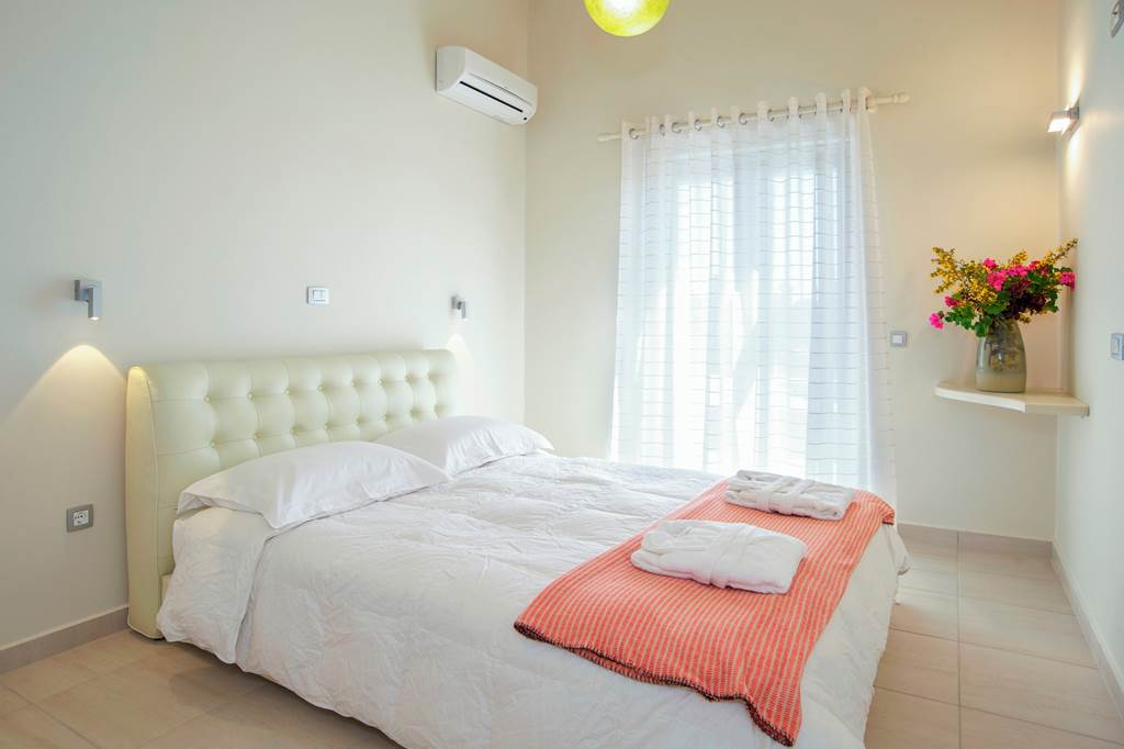 EFL_85541_Villa_Poly_0623_06.jpg