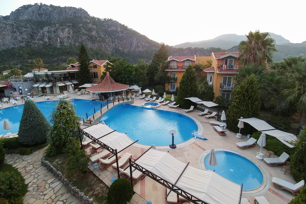 DLM_76718_Club_Alla_Turca_0817_05.jpg