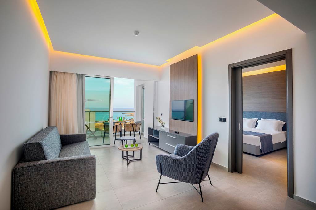 LCA_70563_Cavo_Maris_Beach_Hotel_1223_03.jpg
