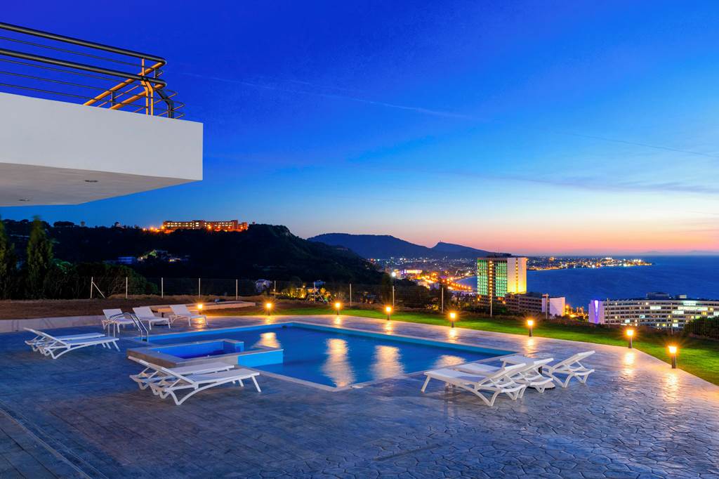 RHO_83979_Villa_Monte_Smith_0722_09.jpg