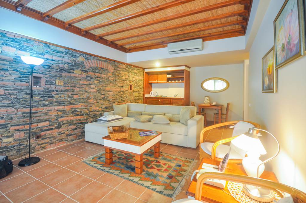 BJV_84620_El_Vino_Hotel_&_Suites_1122_17.jpg