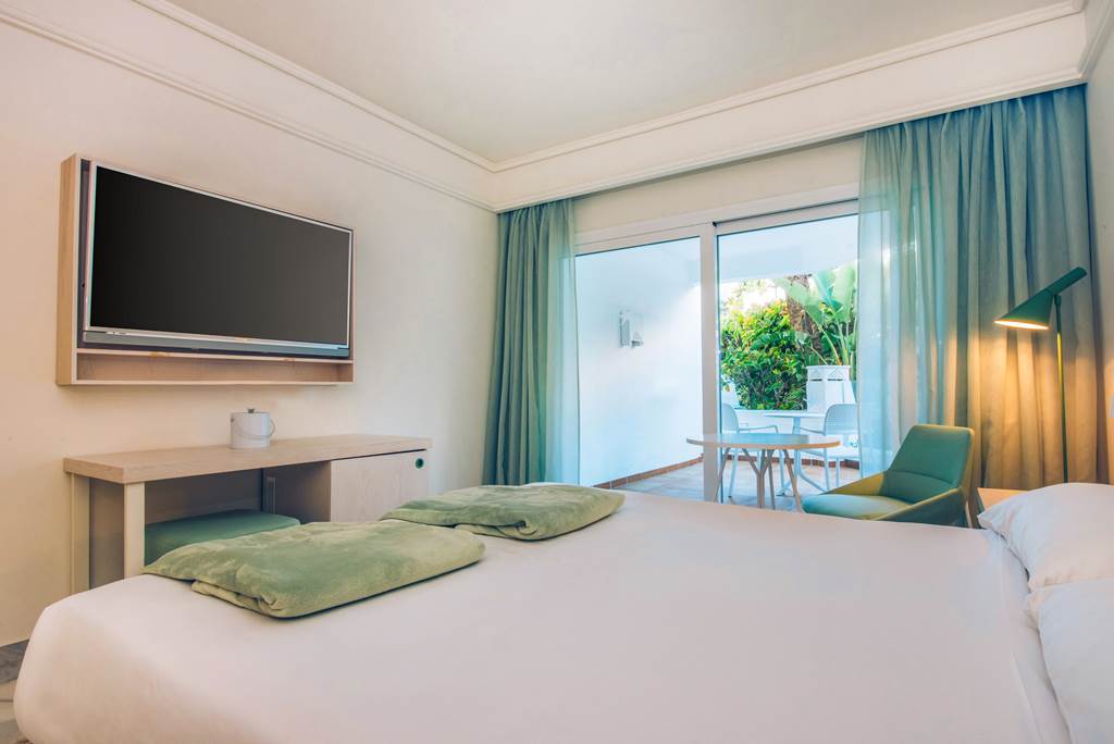 AGP_69504_Iberostar_Selection_Marbella_Coral_Beach_0522_01.jpg