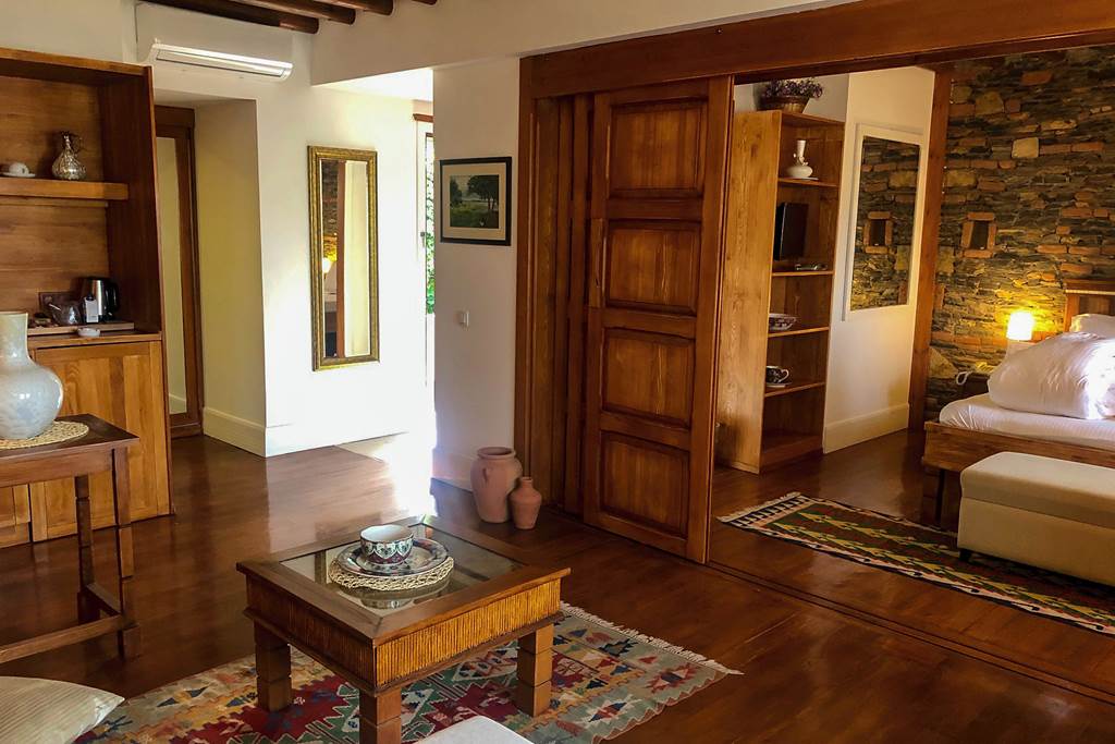 BJV_84620_El_Vino_Hotel_&_Suites_1222_04.jpg