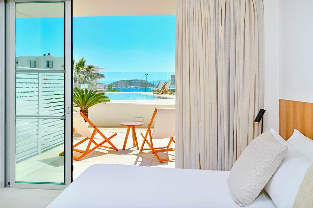 PMI_77816_Innside_Calvia_Beach_1219_01.jpg