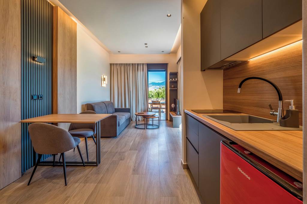 KLX_88385_Unique_Apartments_1124_11.jpg