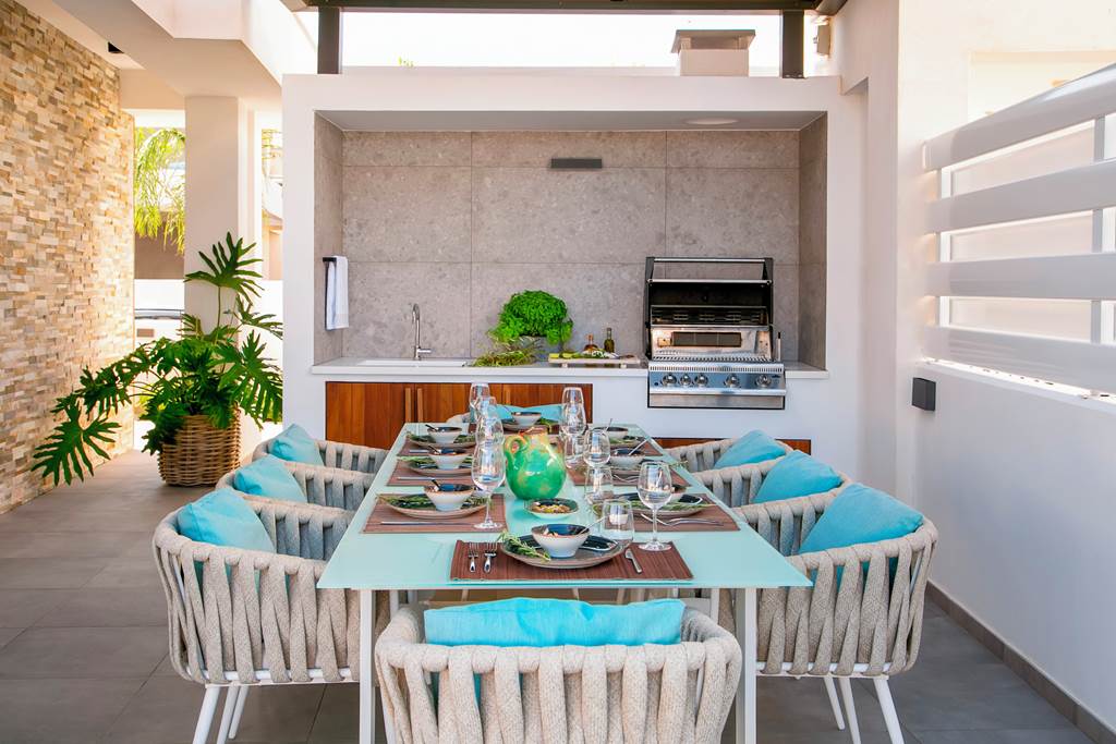 LCA_83023_Louis_Chris_Le_Mare_Gold_Villa_0821_02.jpg