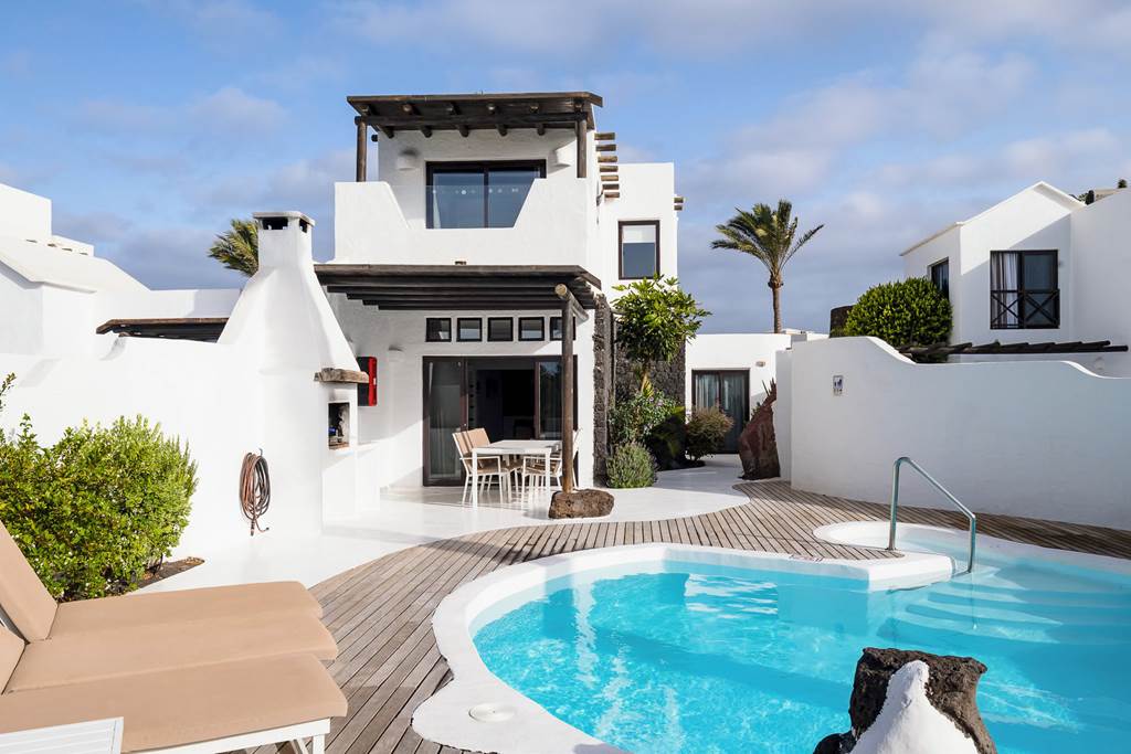 ACE_72097_Boutique_Kamezi_Villas_1123_07.jpg
