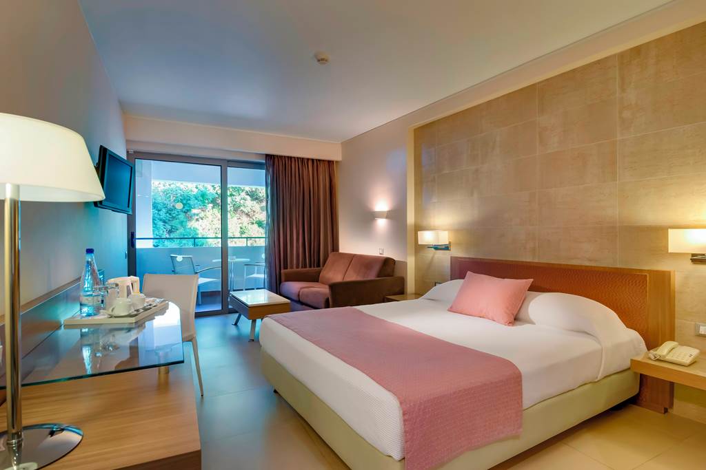 RHO_69588_Olympic_Palace_Hotel_0719_11.jpg