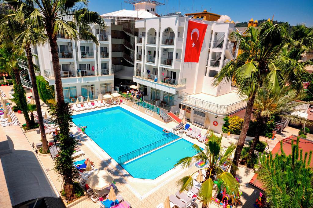 DLM_70804_Club_Atrium_Hotel_&_Apartments_0619_05.jpg