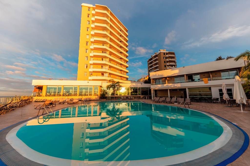 FNC_73216_Duas_Torres_Hotel_0325_02.jpg