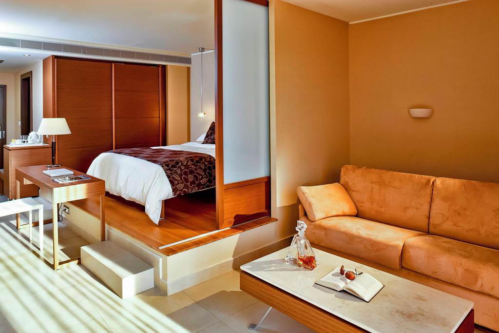 RHO_69588_Olympic_Palace_Hotel_0719_09.jpg