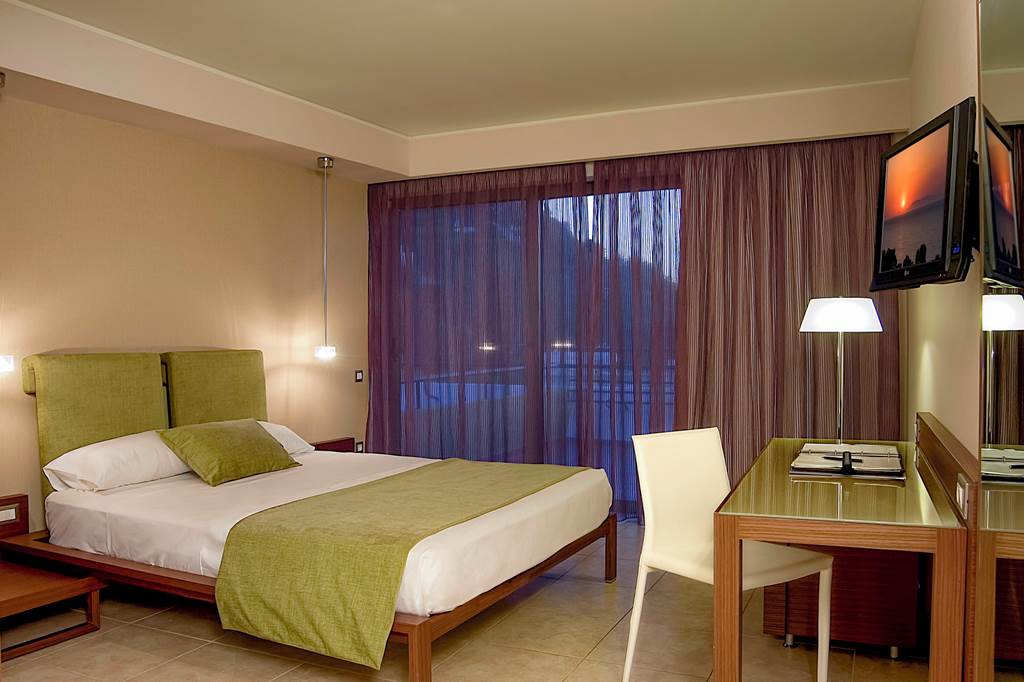 RHO_69588_Olympic_Palace_Hotel_0719_13.jpg