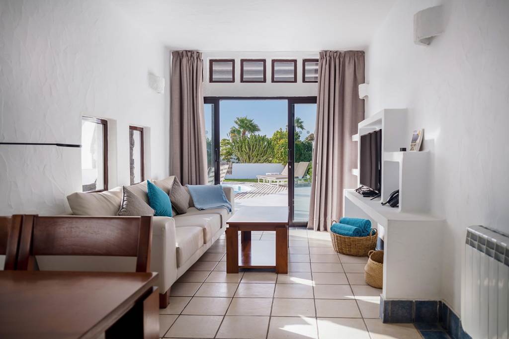 ACE_72097_Boutique_Kamezi_Villas_1123_06.jpg
