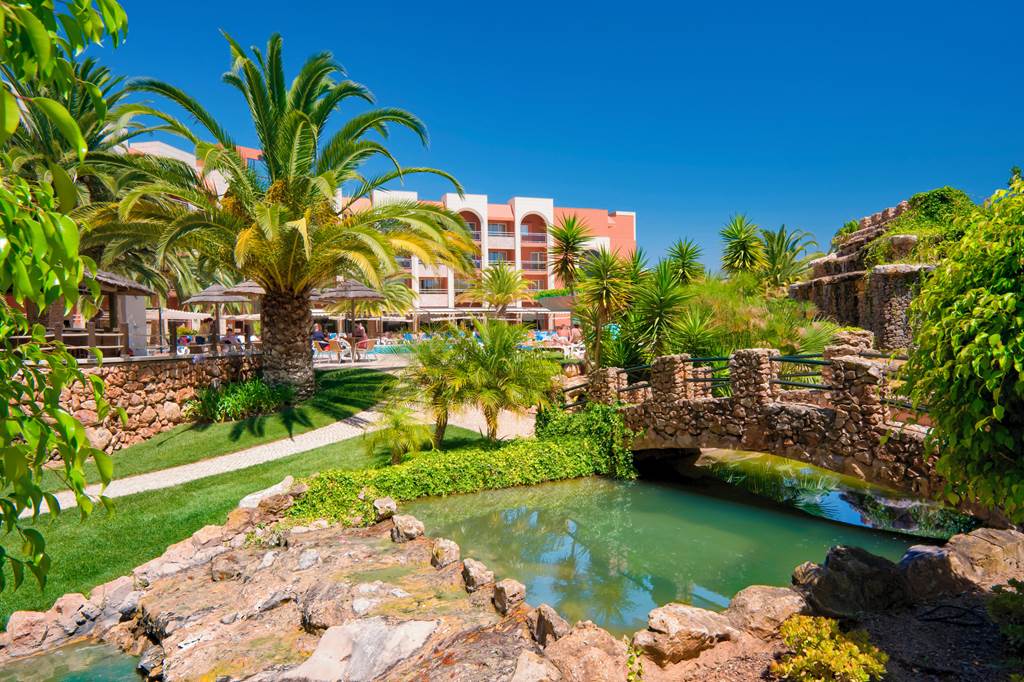 FAO_83166_Falesia_Hotel_0821_01.jpg