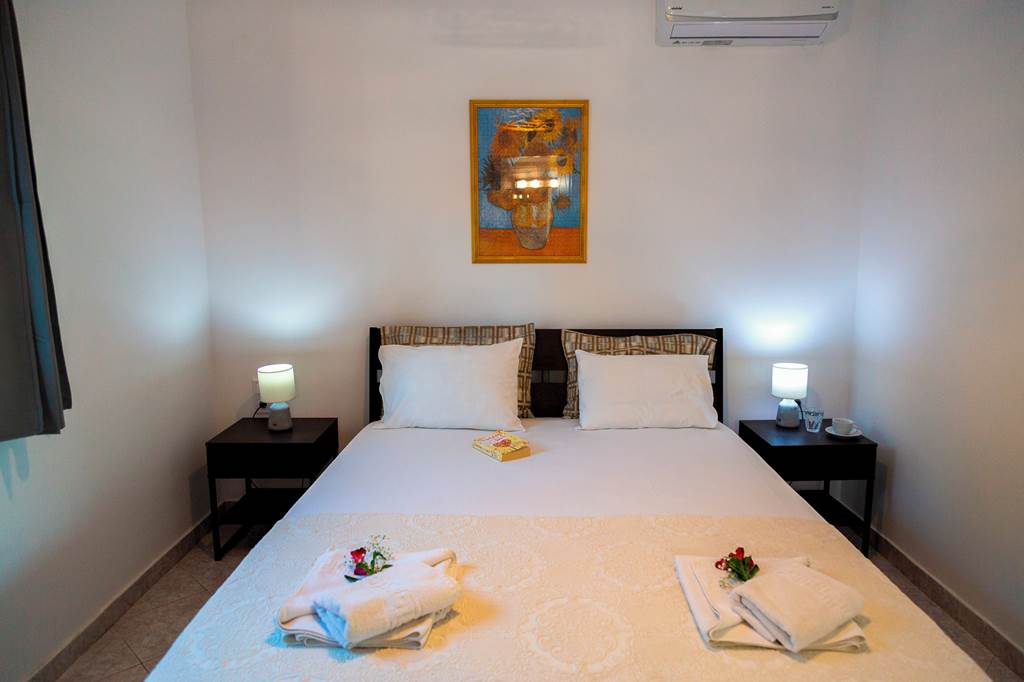 EFL_86516_Villa_Lourdas_Sunshine_1123_03.jpg