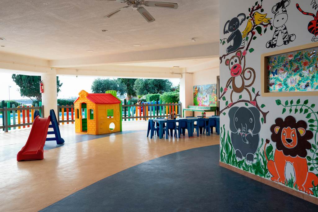 PFO_3174_Coral_Beach_Hotel_&_Resort_0624_14.jpg
