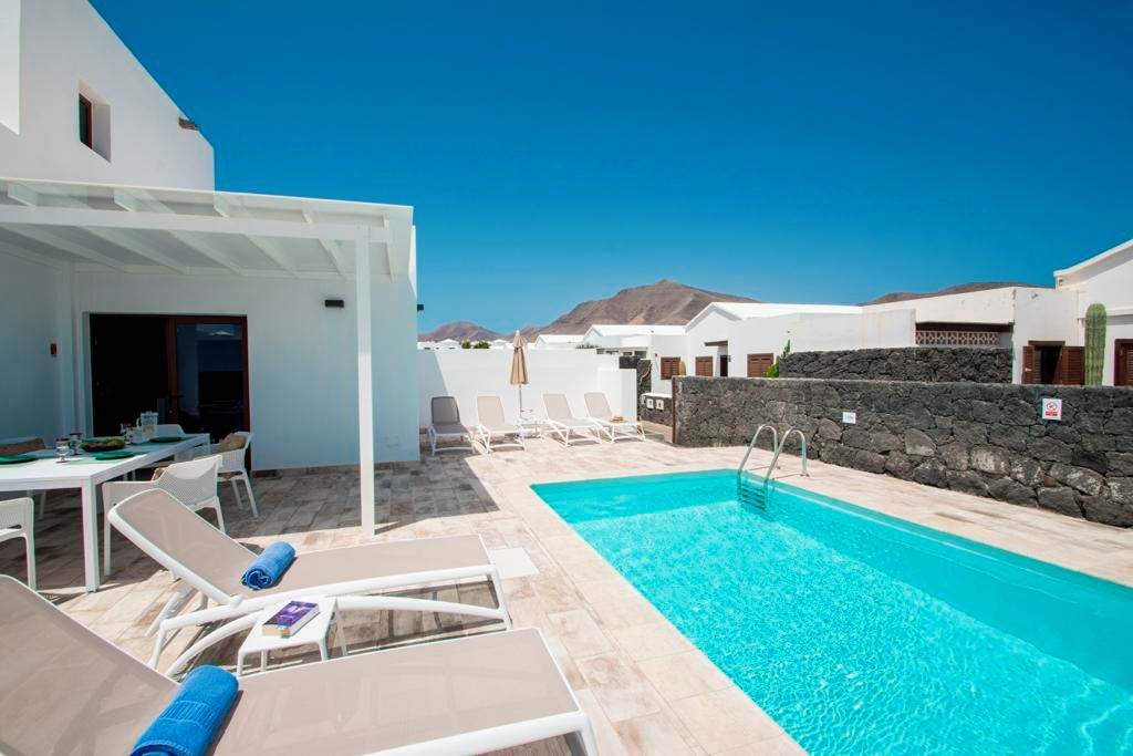 ACE_86446_Ereza_Villas_La_Granja_-_Duplex_Three_Bedroom_Villa_1123_04.jpg