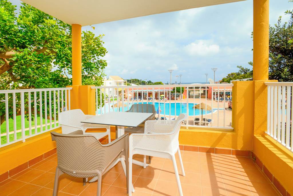 MAH_480_Isla_del_Aire_Apartments_0923_02.jpg