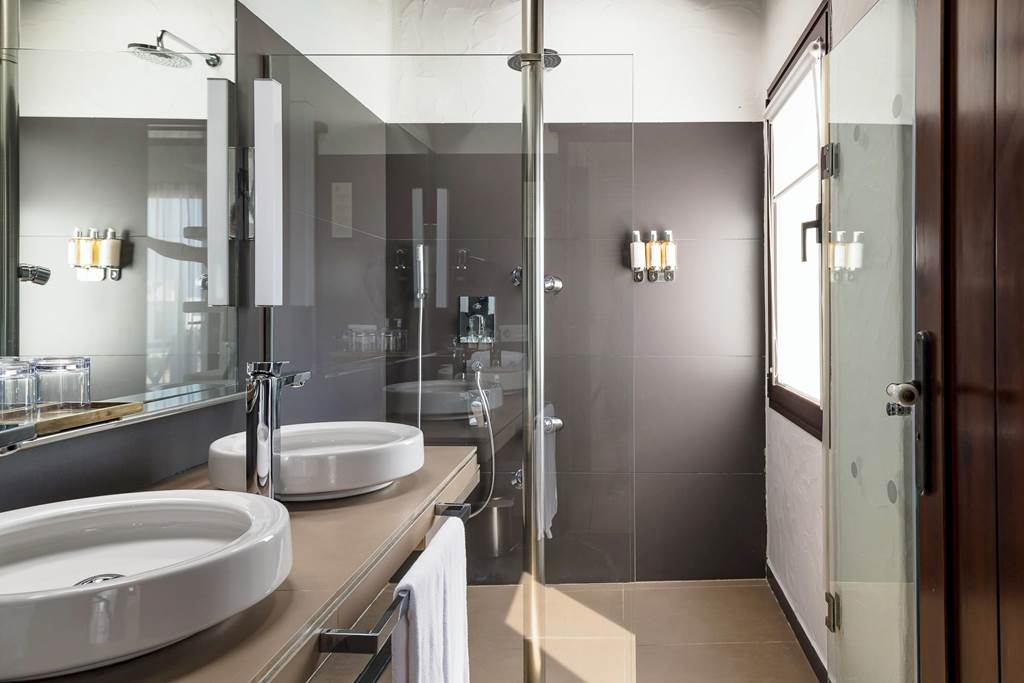 ACE_72097_Boutique_Kamezi_Villas_1123_03.jpg