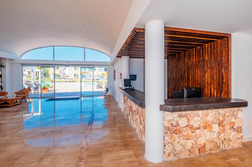 MAH_480_Isla_del_Aire_Apartments_0524_11.jpg