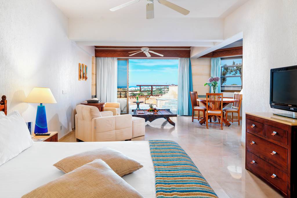 PFO_3174_Coral_Beach_Hotel_&_Resort_1123_16.jpg