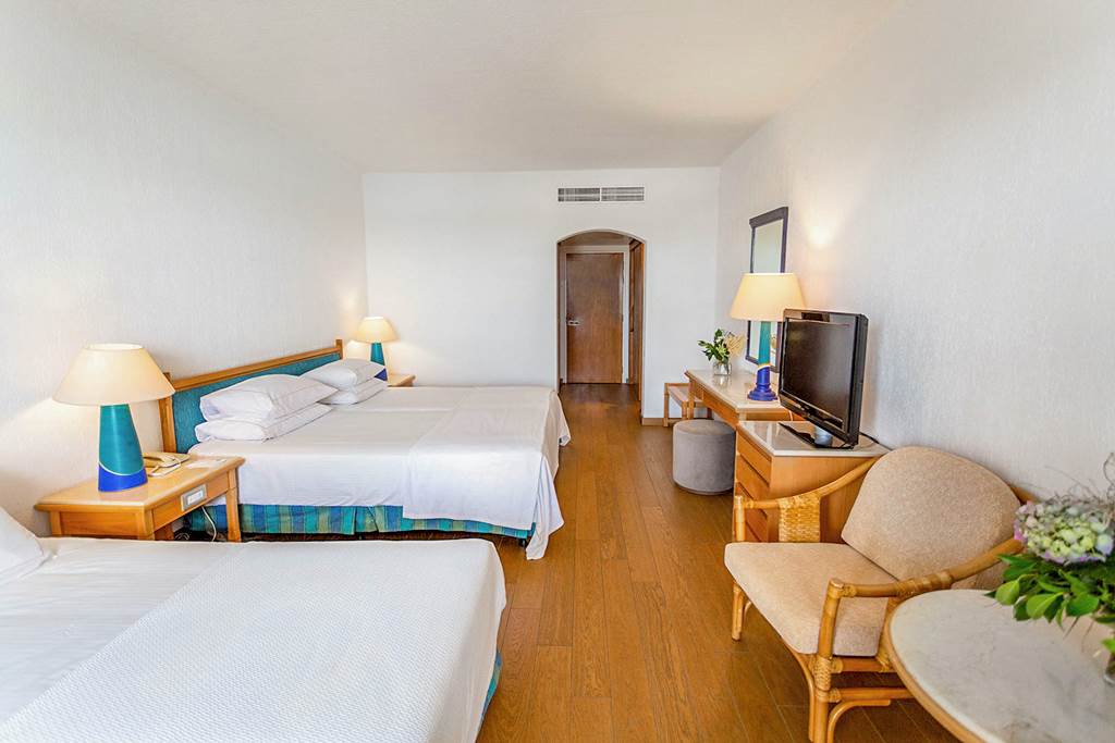 PFO_3174_Coral_Beach_Hotel_&_Resort_1224_07.jpg