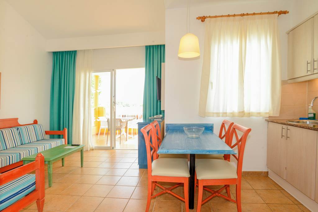 MAH_480_Isla_del_Aire_Apartments_0923_20.jpg