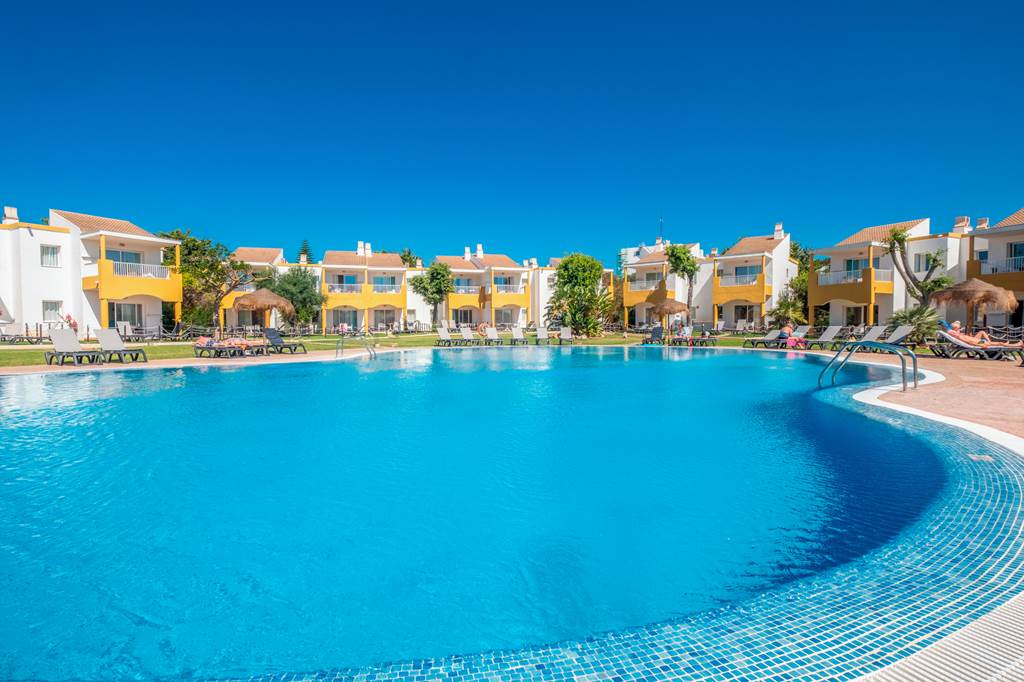 MAH_480_Isla_del_Aire_Apartments_0524_13.jpg