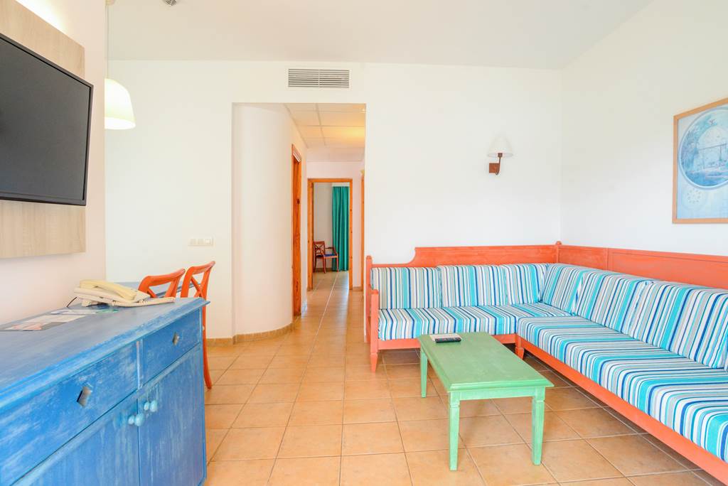 MAH_480_Isla_del_Aire_Apartments_0923_19.jpg