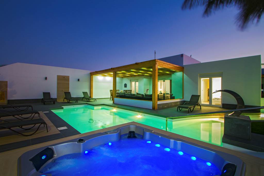 ACE_77457_dream_villa_1217_02.jpg