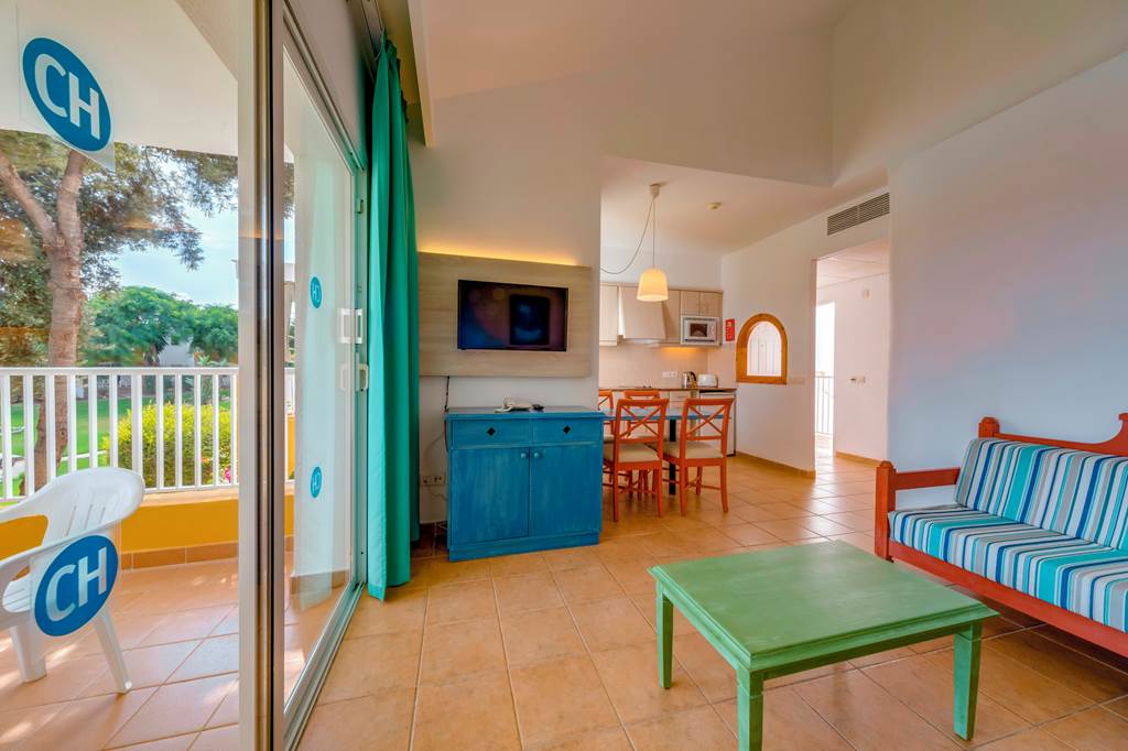 MAH_480_Isla_del_Aire_Apartments_0919_04.jpg