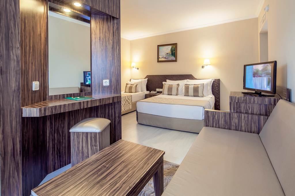 AYT_72226_club_house_turan_prince_0118_07.jpg