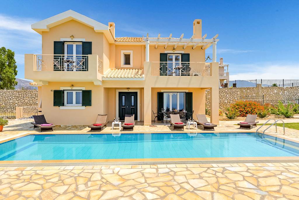 EFL_75470_Villa_Argostoli_Bay_0317_05.jpg