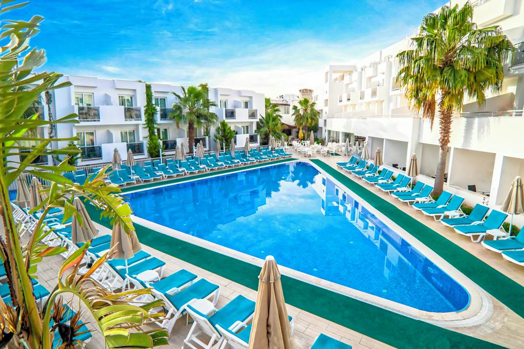 BJV_70850_Club_Shark_Hotel_0619_02.jpg