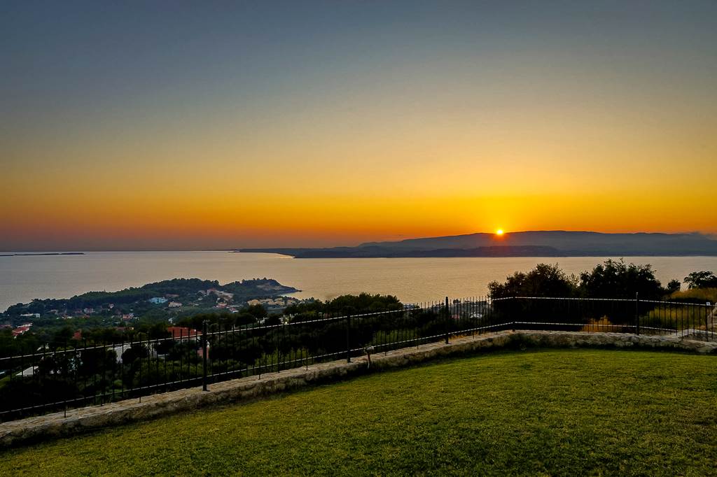 EFL_75470_Villa_Argostoli_Bay_0317_20.jpg