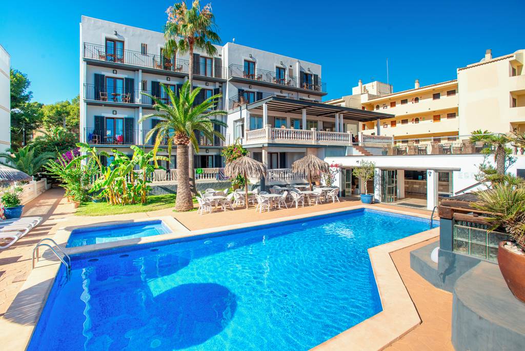 PMI_71349_Boutique_Hotel_Bon_Repos_0724_19.jpg