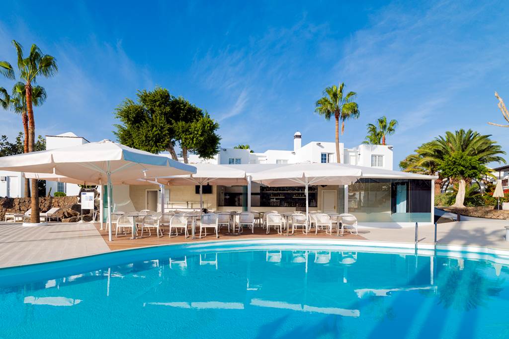 ACE_77345_H10_white_suites_1017_03.jpg