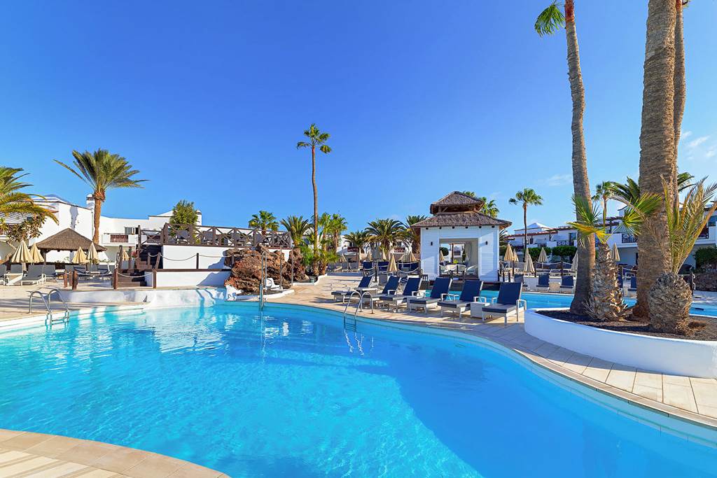 ACE_77345_H10_White_Suites_0524_05.jpg