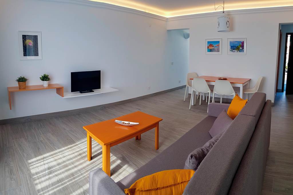 ACE_77396_Palmeras_Garden_Apartments_1020_04.jpg