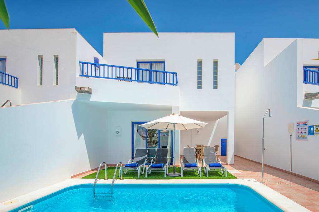 ACE_75761_Villas_Puerto_Rubicon_-_Three_Bedroom_Villa_for_5_1119_09.jpg