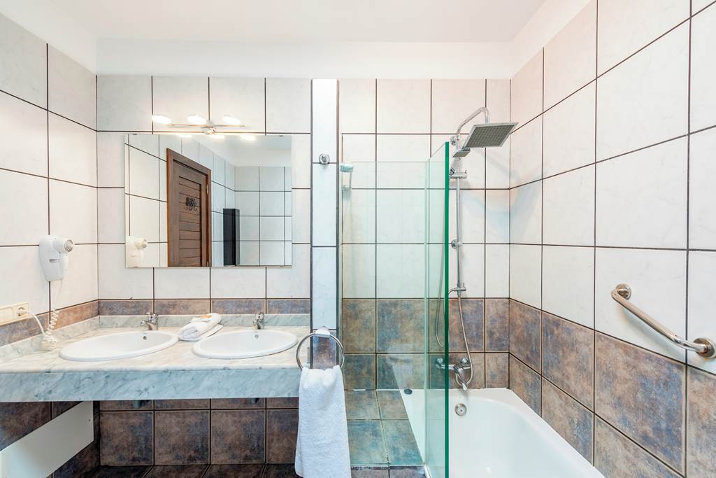 ACE_75760_Villas_Puerto_Rubicon_-_Two_Bedroom_Villa_for_2_1119_09.jpg