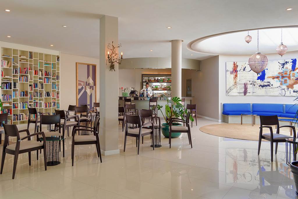 ACE_77345_H10_White_Suites_0524_02.jpg