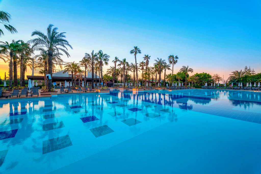 AYT_72164_Concorde_Deluxe_Resort_0220_04.jpg