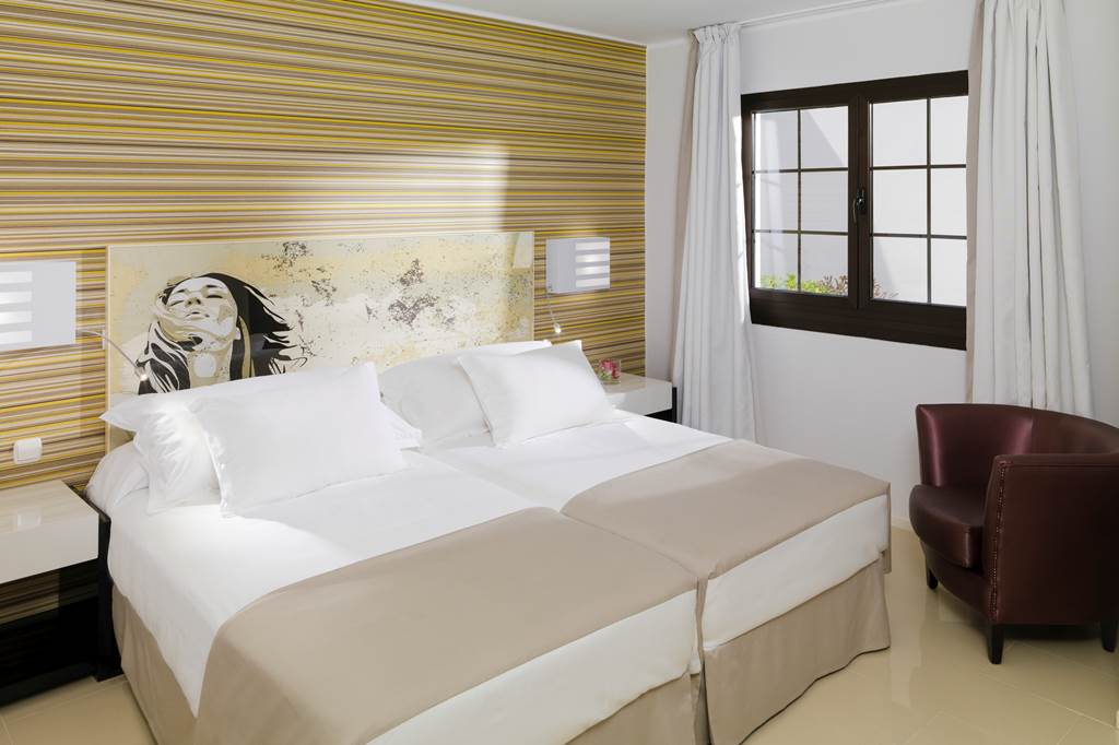 ACE_77345_H10_white_suites_1017_08.jpg