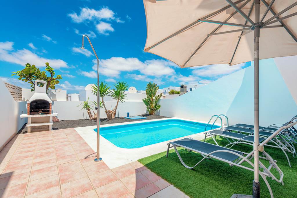 ACE_75761_Villas_Puerto_Rubicon_-_Three_Bedroom_Villa_for_5_1119_06.jpg
