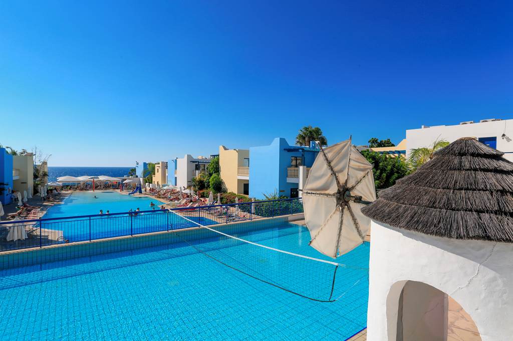 PFO_3334_Eleni_Holiday_Village_1023_04.jpg