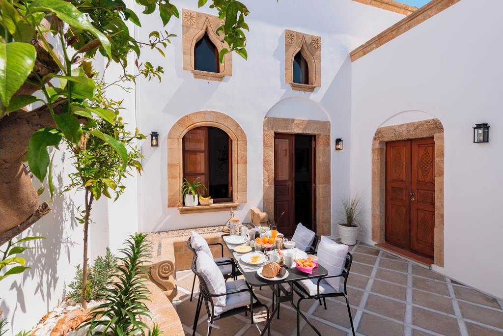 RHO_85178_Althea_Villa_0423_02.jpg