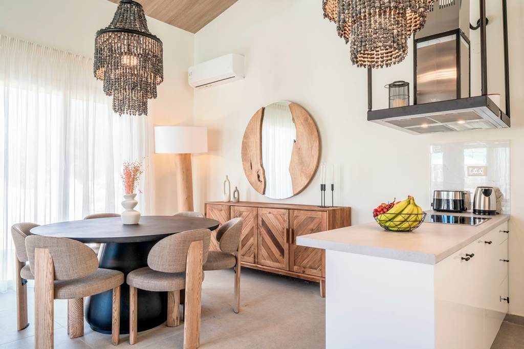 CHQ_88582_Villa_Charoupia_Plaka_1224_09.jpg